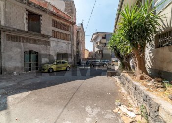 Edificio all\'aperto - Commercial Premises Via Silvio Pellico
59, Paterno - photo 7
