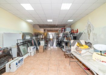 Dispensa di stoccaggio - Commercial Premises Via Silvio Pellico
59, Paterno - photo 15