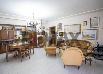 Sala da pranzo - Casa indipendente Via Calvario
 
61, Mascalucia - foto 1