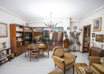 Sala da pranzo - Casa indipendente Via Calvario
 
61, Mascalucia - foto 12