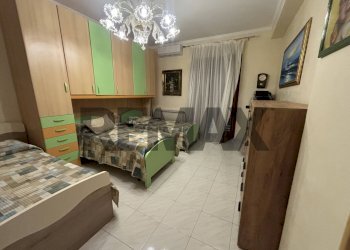 Camera / camera da letto - Quadrilocale Via Santa Maria La Stella
 
52, Aci Sant'Antonio - foto 10