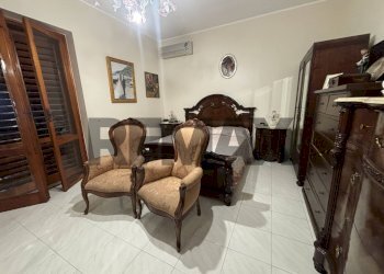 Camera / camera da letto - Quadrilocale Via Santa Maria La Stella
 
52, Aci Sant'Antonio - foto 12