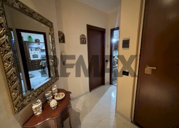 Hall / corridoio - Quadrilocale Via Santa Maria La Stella
 
52, Aci Sant'Antonio - foto 17