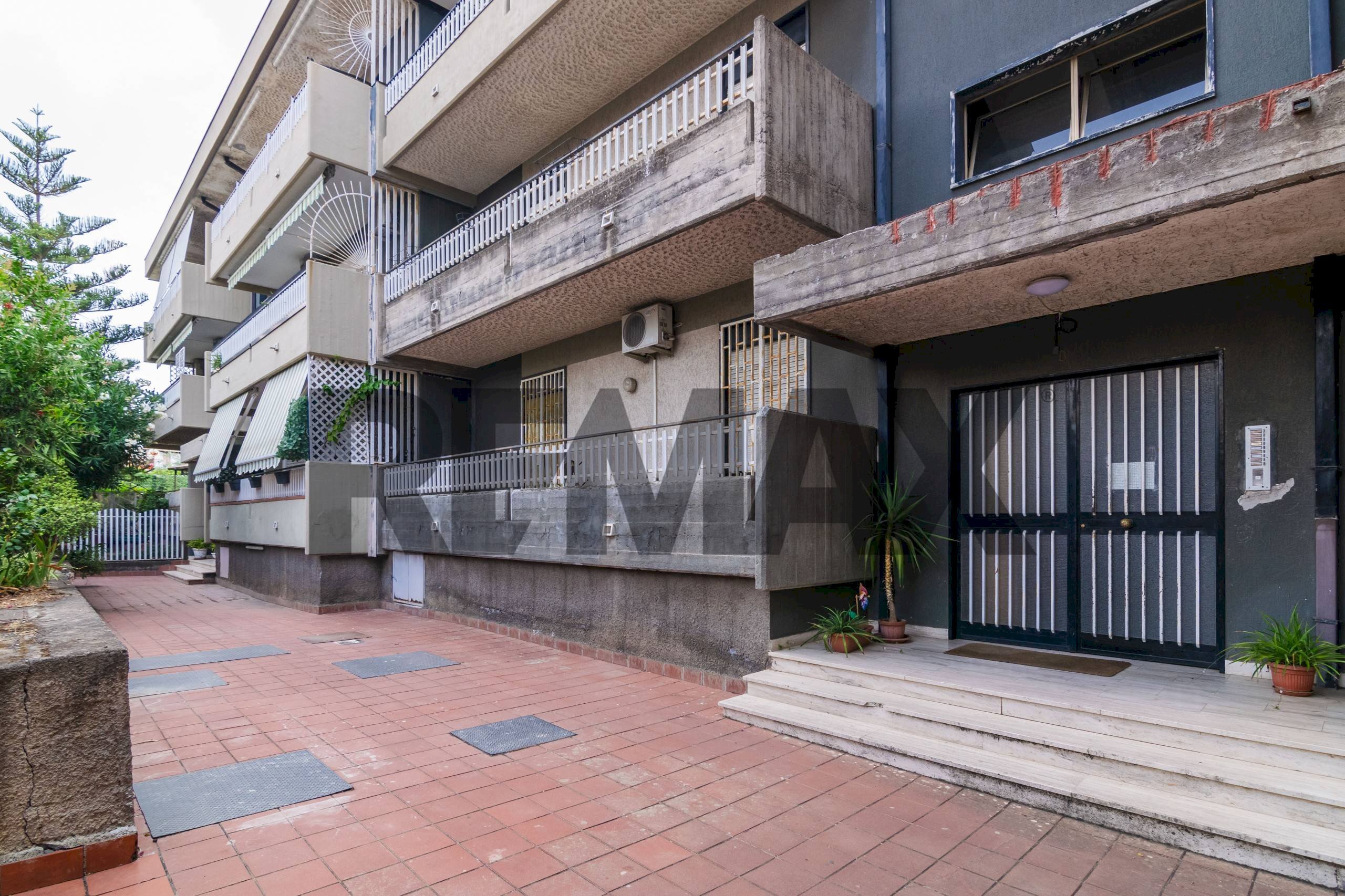 Edificio all\'aperto - Bilocale Via Giarre
18, Mascalucia - foto 3