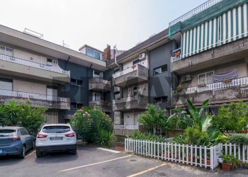 Edificio all\'aperto - Bilocale Via Giarre
 
18, Mascalucia - foto 2