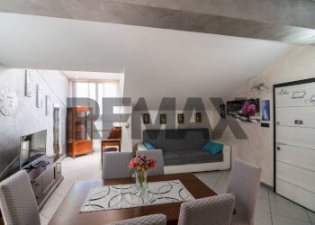Sala da pranzo - Bilocale Via Giarre
 
18, Mascalucia - foto 6