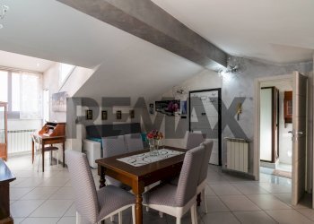 Sala da pranzo - Bilocale Via Giarre
 
18, Mascalucia - foto 10
