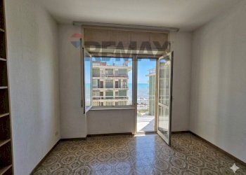 Stanza vuota - Quadrilocale Via Giovanni Santoro
 
14, Salerno - foto 14