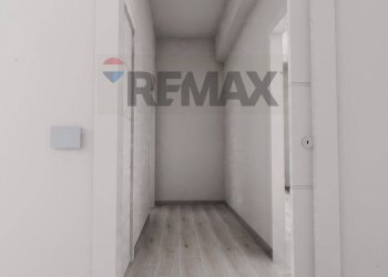 Hall / corridoio - Quadrilocale Via Giovanni Santoro
 
14, Salerno - foto 37