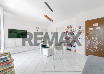 Sala da pranzo - Quadrilocale VIA PRASSEDE
 
16, Milano - foto 3