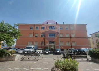 Edificio all\'aperto - Quadrilocale Piazza Giacomo Matteotti
snc, L'Aquila - foto 1