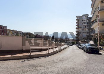 Edificio all\'aperto - Locale Commerciale C.so V.Emanuele
 
494/A, Napoli - foto 1