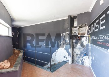 Ricezione / Lobby - Locale Commerciale C.so V.Emanuele
 
494/A, Napoli - foto 3