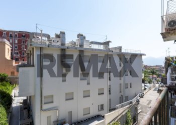 Edificio all\'aperto - Locale Commerciale C.so V.Emanuele
 
494/A, Napoli - foto 36