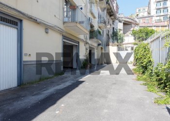 Edificio all\'aperto - Locale Commerciale C.so V.Emanuele
 
494/A, Napoli - foto 44