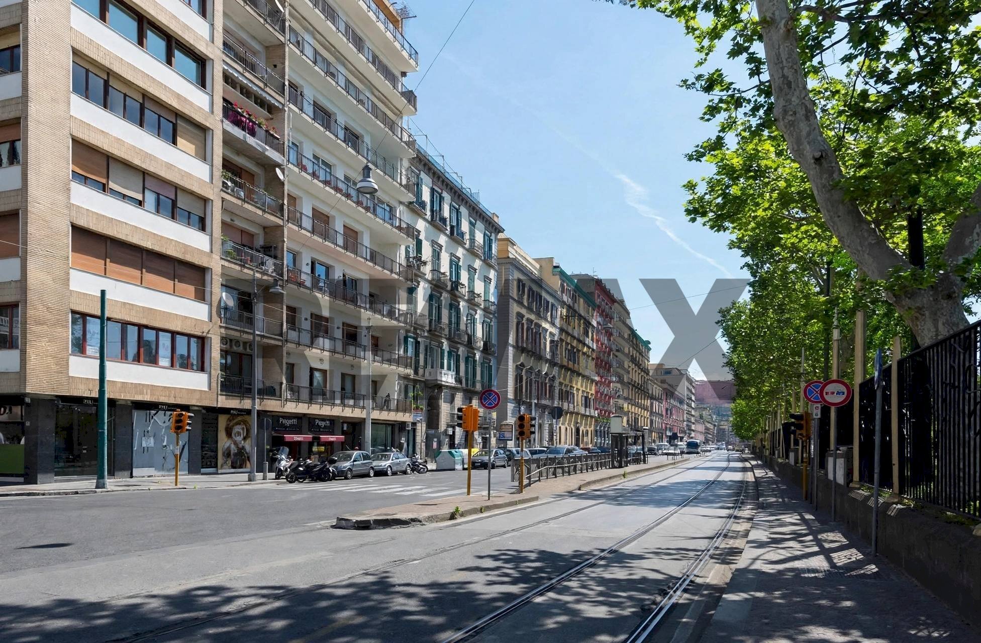 Edificio all\'aperto - Attività Commerciale Riviera Di Chiaia
 
289, Napoli - foto 1
