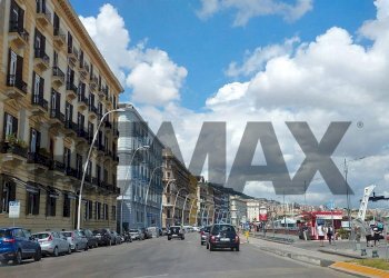 Edificio all\'aperto - Attività Commerciale Riviera Di Chiaia
289, Napoli - foto 9