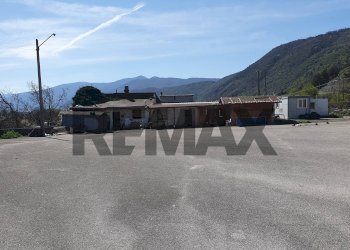 Vista delle montagne - Casa semi indipendente Via Napoli
 
172, Avezzano - foto 1