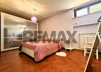 Camera / camera da letto - Villa Via Greta Garbo
 
13, Roma - foto 4