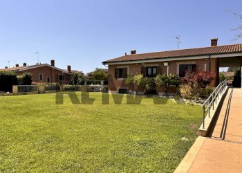 Giardino - Villa Via Greta Garbo
 
13, Roma - foto 27