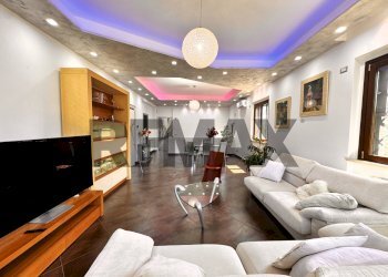 Sala da pranzo - Villa Via Greta Garbo
 
13, Roma - foto 48