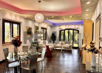 Sala da pranzo - Villa Via Greta Garbo
 
13, Roma - foto 51