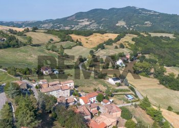 Vista delle montagne - Casa semi indipendente Strada Iggio
 
-, Pellegrino Parmense - foto 7