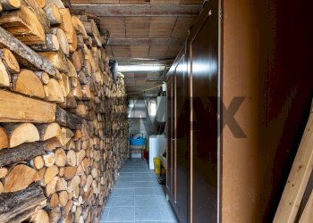 Hall / corridoio - Casa semi indipendente Strada Iggio
 
-, Pellegrino Parmense - foto 19