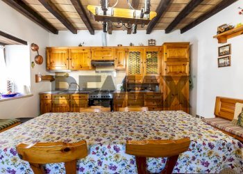 Sala da pranzo - Casa semi indipendente Strada Iggio
 
-, Pellegrino Parmense - foto 21