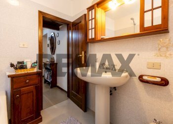 Bagno - Casa semi indipendente Strada Iggio
 
-, Pellegrino Parmense - foto 39