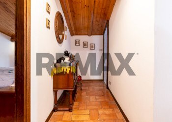 Hall / corridoio - Casa semi indipendente Strada Iggio
 
-, Pellegrino Parmense - foto 45