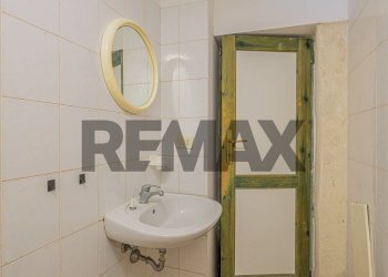 Bagno - Three-room apartment Via Esperson
 
16, Sassari - photo 9