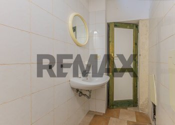 Bagno - Three-room apartment Via Esperson
 
16, Sassari - photo 28