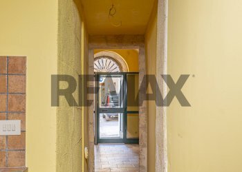 Hall / corridoio - Three-room apartment Via Esperson
 
16, Sassari - photo 30