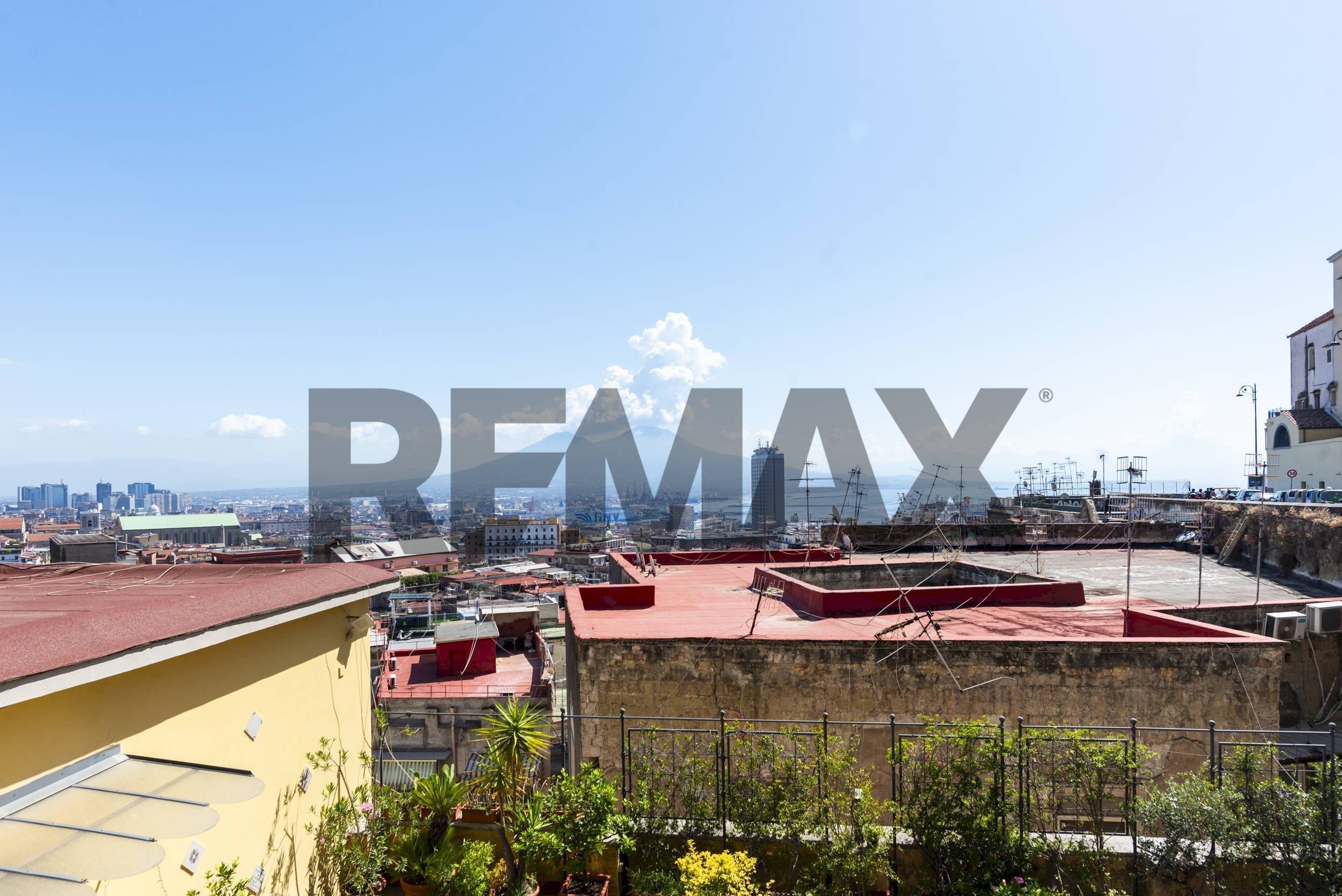 Edificio all\'aperto - Trilocale Corso Vittorio Emanuele
SNC, Napoli - foto 3