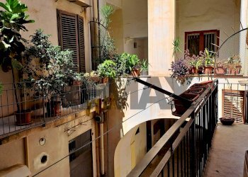 Balcone - Apartment via Lungarini
20, Palermo - photo 26