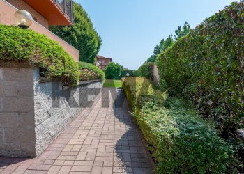 Giardino - Trilocale Via Luigi Vanvitelli
 
16, Novara - foto 25