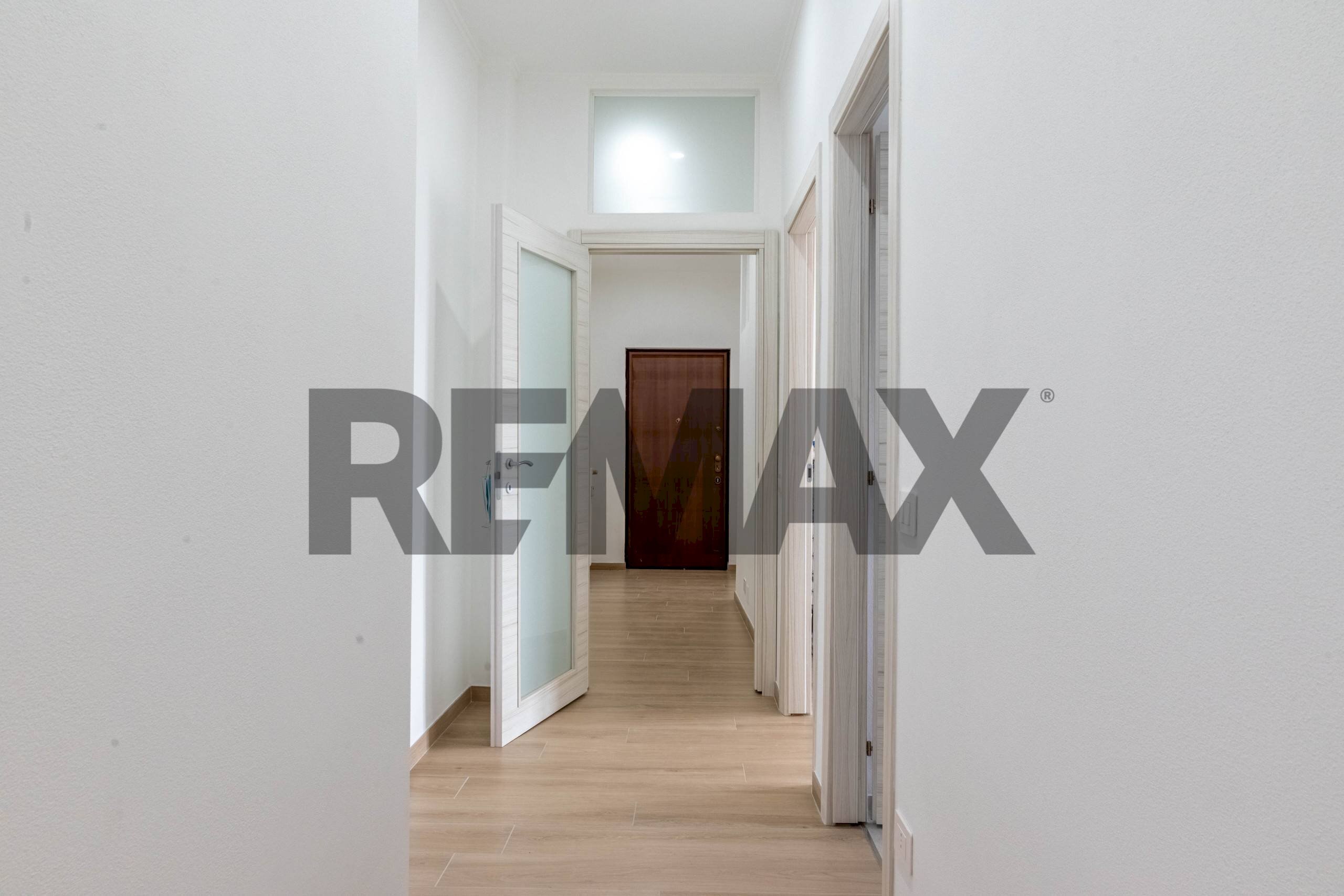 Hall / corridoio - Three-room apartment Corso liberazione
20, Arona - photo 2