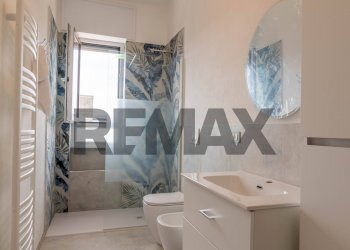 Bagno - Three-room apartment Corso liberazione
 
20, Arona - photo 9