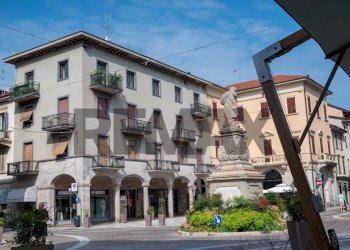 Edificio all\'aperto - Two-room apartment Piazza Martiri
 
28, Borgomanero - photo 10