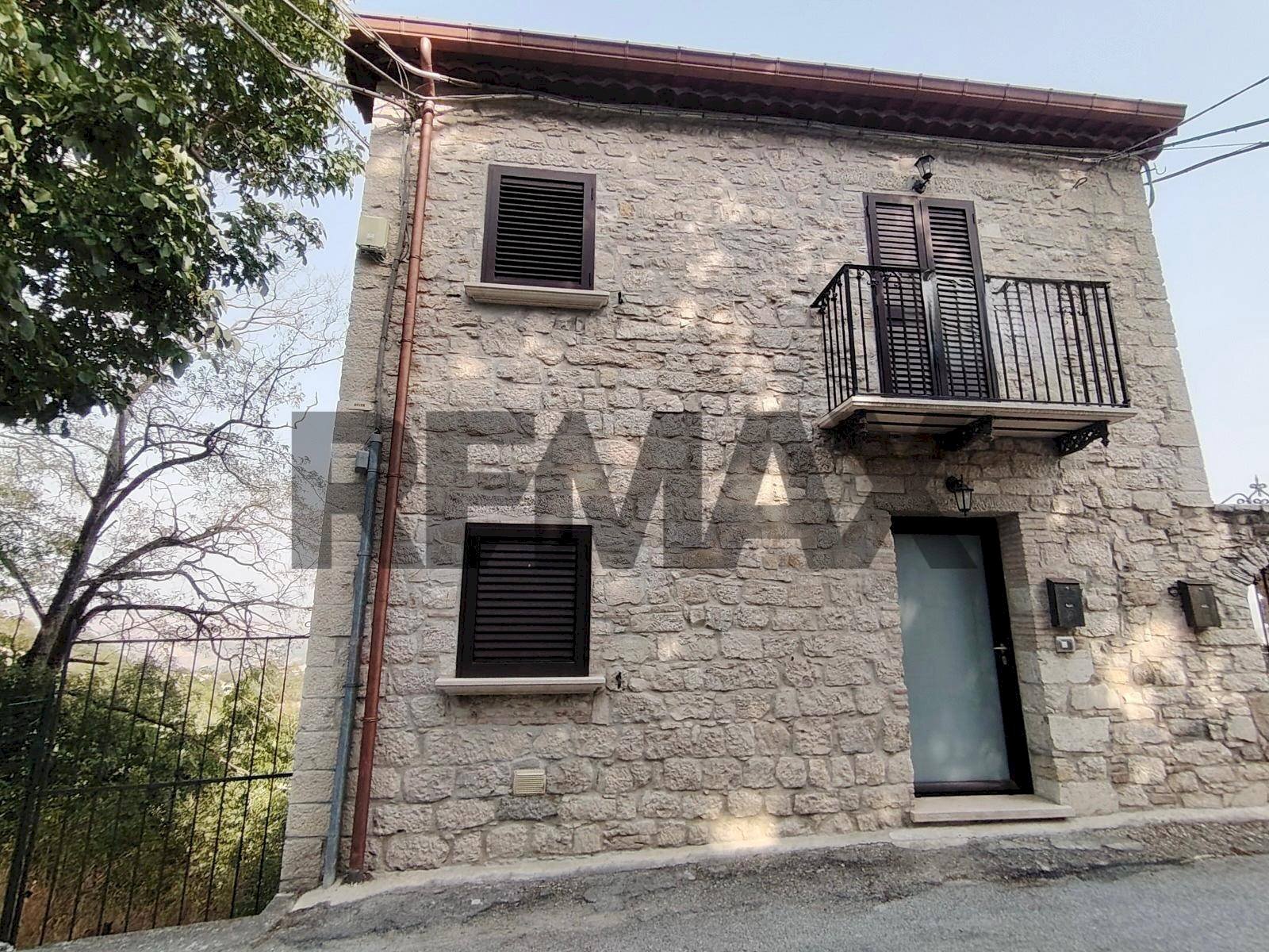 Casa all\'aperto - Casa semi indipendente Via Portanova
32, Torella del Sannio - foto 3