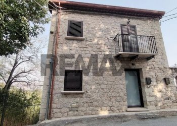 Casa all\'aperto - Casa semi indipendente Via Portanova
 
32, Torella del Sannio - foto 3