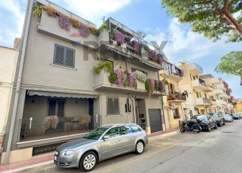 Edificio all\'aperto - Four-room apartment Via Francesco Crispi
 
90, Terrasini - photo 3