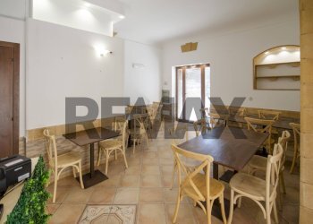 Sala da pranzo - Locale Commerciale Viale Regina Elena
 
28, Trapani - foto 11