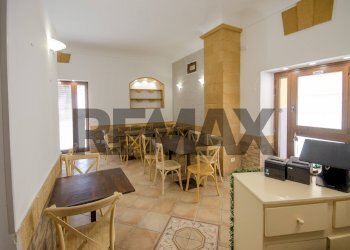 Sala da pranzo - Locale Commerciale Viale Regina Elena
 
28, Trapani - foto 12