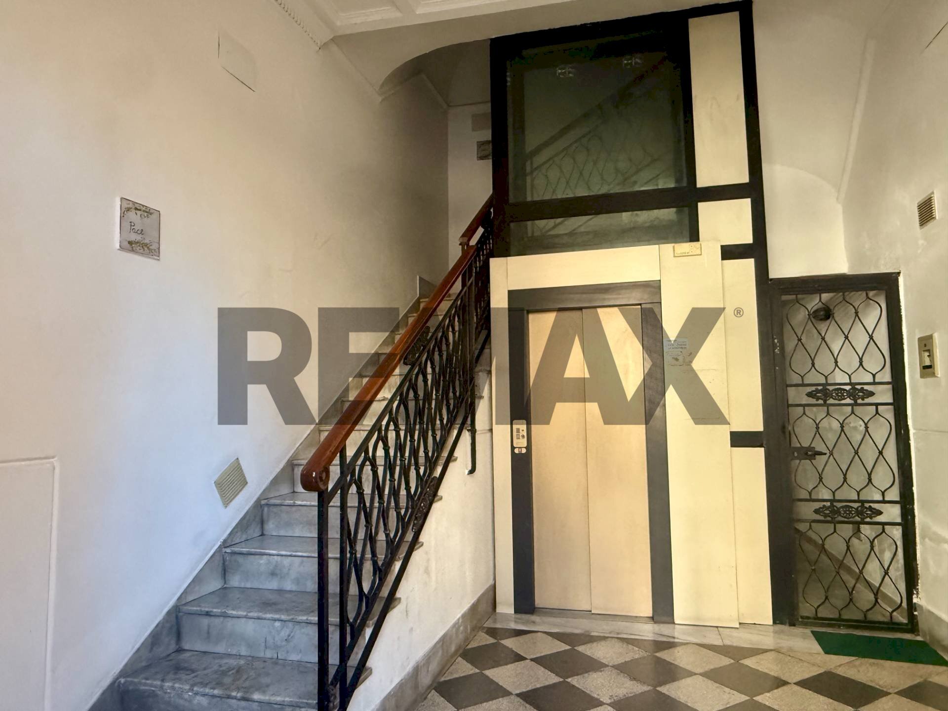Ricezione / Lobby - Three-room apartment Piazza Raffaele Busacca
2, Palermo - photo 2