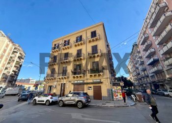 Edificio all\'aperto - Trilocale Piazza Raffaele Busacca
2, Palermo - foto 1