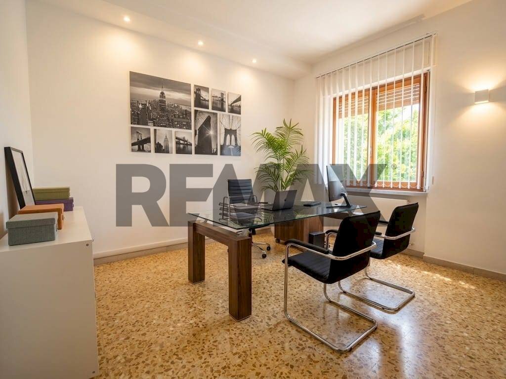 Ufficio - Quadrilocale via sforza
 
9, Carrara - foto 1