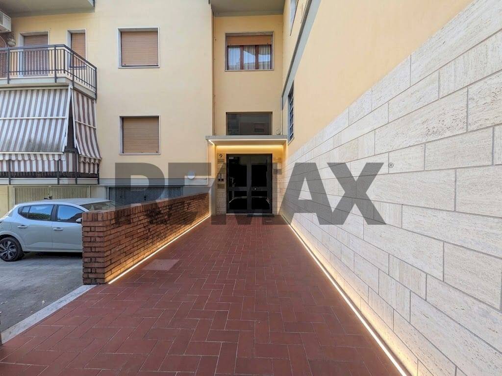 Edificio all\'aperto - Quadrilocale via sforza
9, Carrara - foto 2