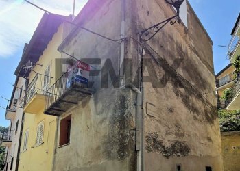 Edificio all\'aperto - Casa semi indipendente vico 3° di via Siccardi
1, Lanusei - foto 29